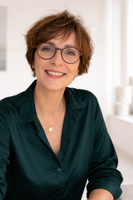 Sonja mit grüner Bluse